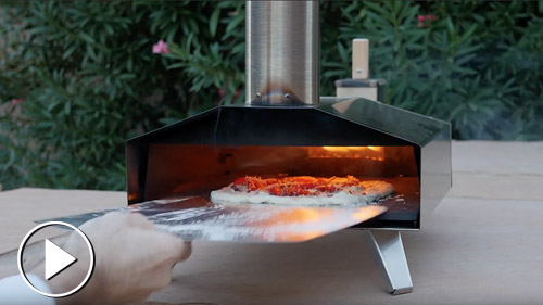 How to cook a peppers and onion pizza in a pizza oven